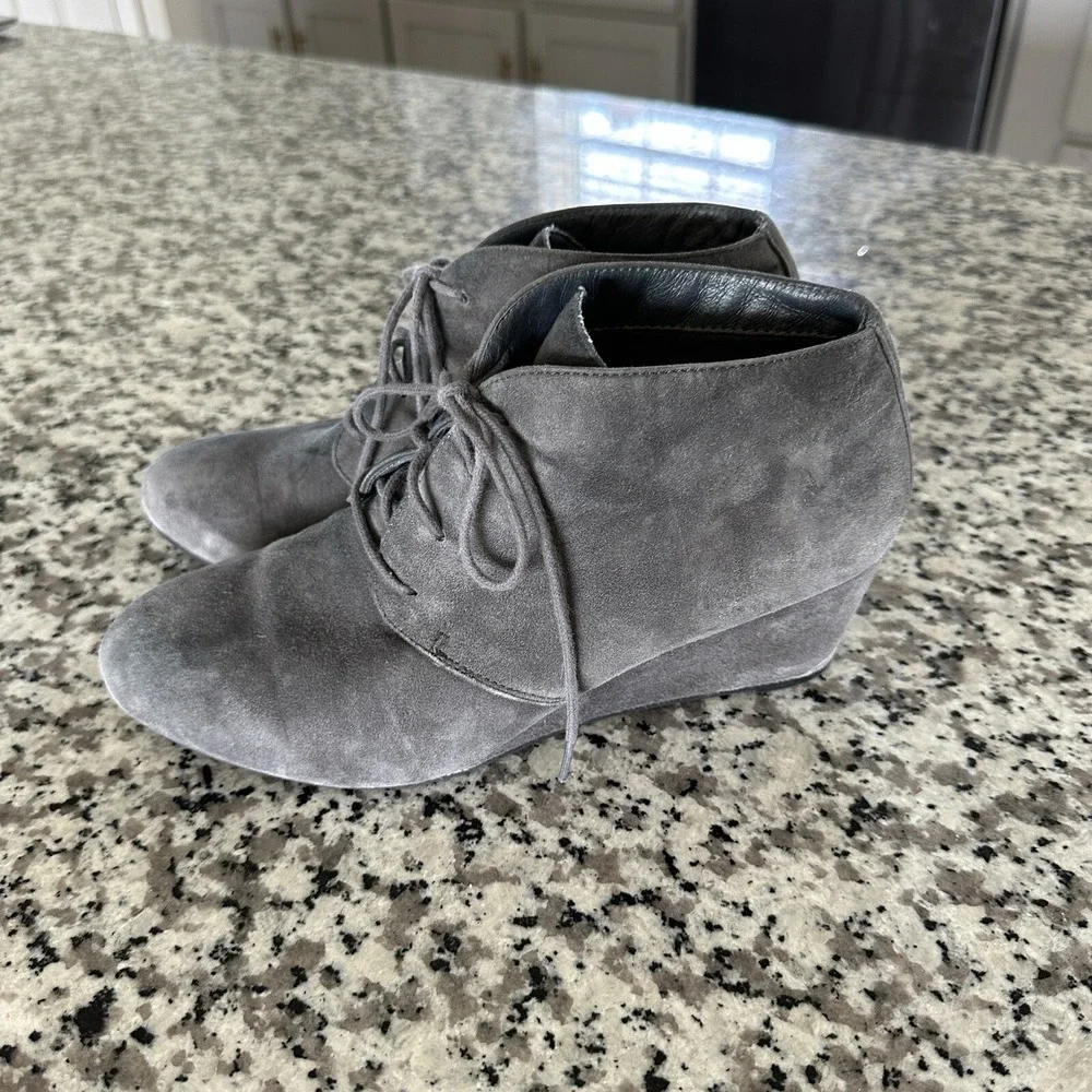 Vionic Becca Wedge Suede Lace‎ Up Elevated Booties Womens 9 Casual Classic